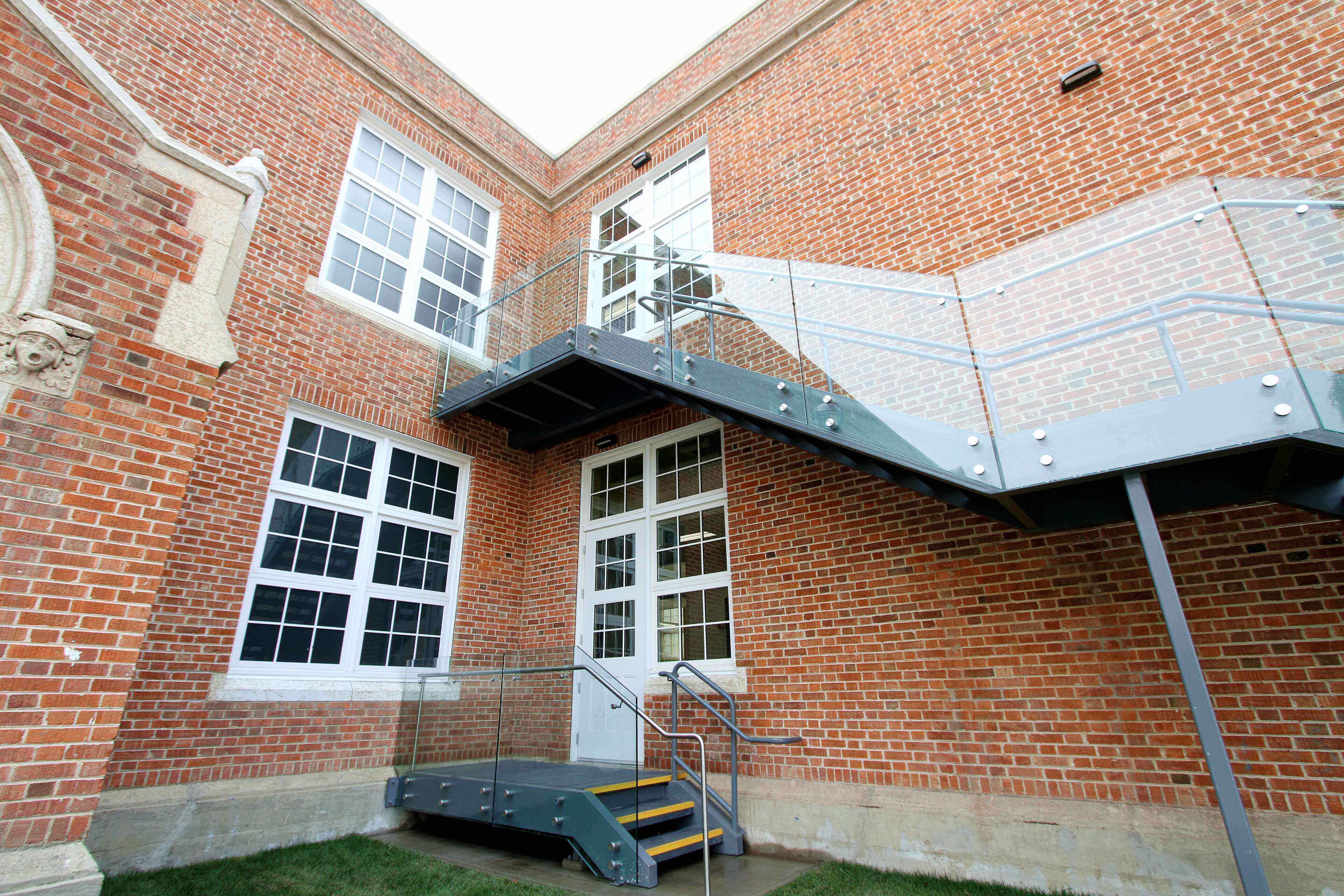 Mackenzie School, Canada, Optik glass guardrail to exterior stair