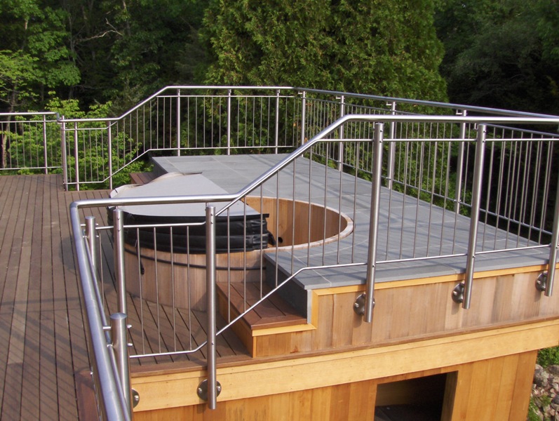 Rooftop view of a Hot tub, Private Residence, MA, CIRCUM guardrail with stainless steel infill pickets