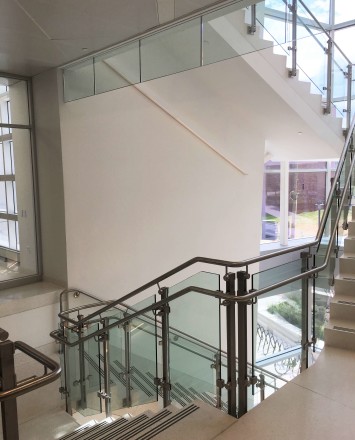Rutgers University, NJ, Smoke baffle system with inox railing system