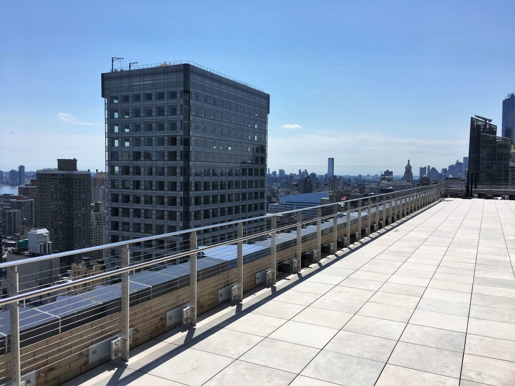 HDI’s Koto railing system at 2 Park Avenue