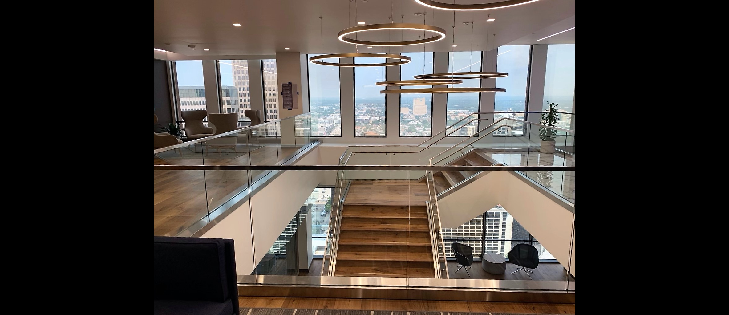 Hilltop Securities selects HDI’s Optik™ Shoe railing for new office
